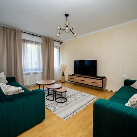 Cozy One-Bedroom Apartment Near City Center SJJ Exterior foto
